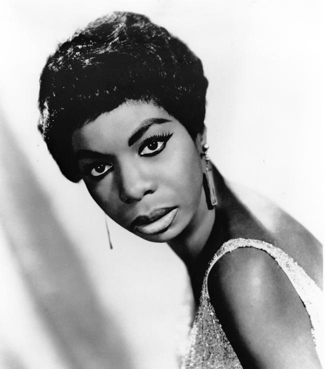 Retrato en blanco y negro de Nina Simone